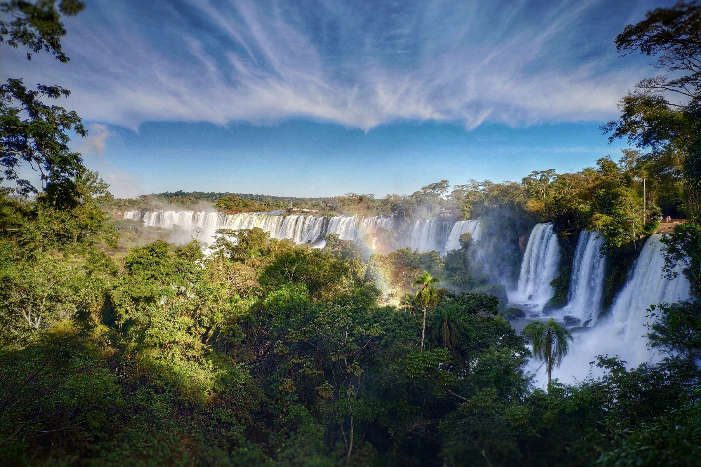 Iguazú_Falls[1].webp